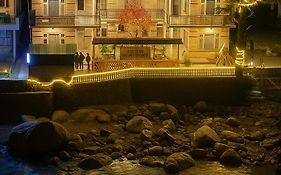 Hom House Of Mannmauji Riverside Kasol